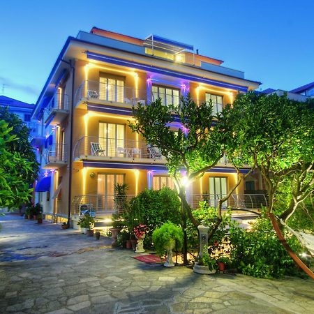 Hotel Villa Delibera Varazze Eksteriør billede