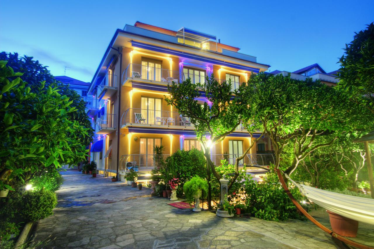 Hotel Villa Delibera Varazze Eksteriør billede